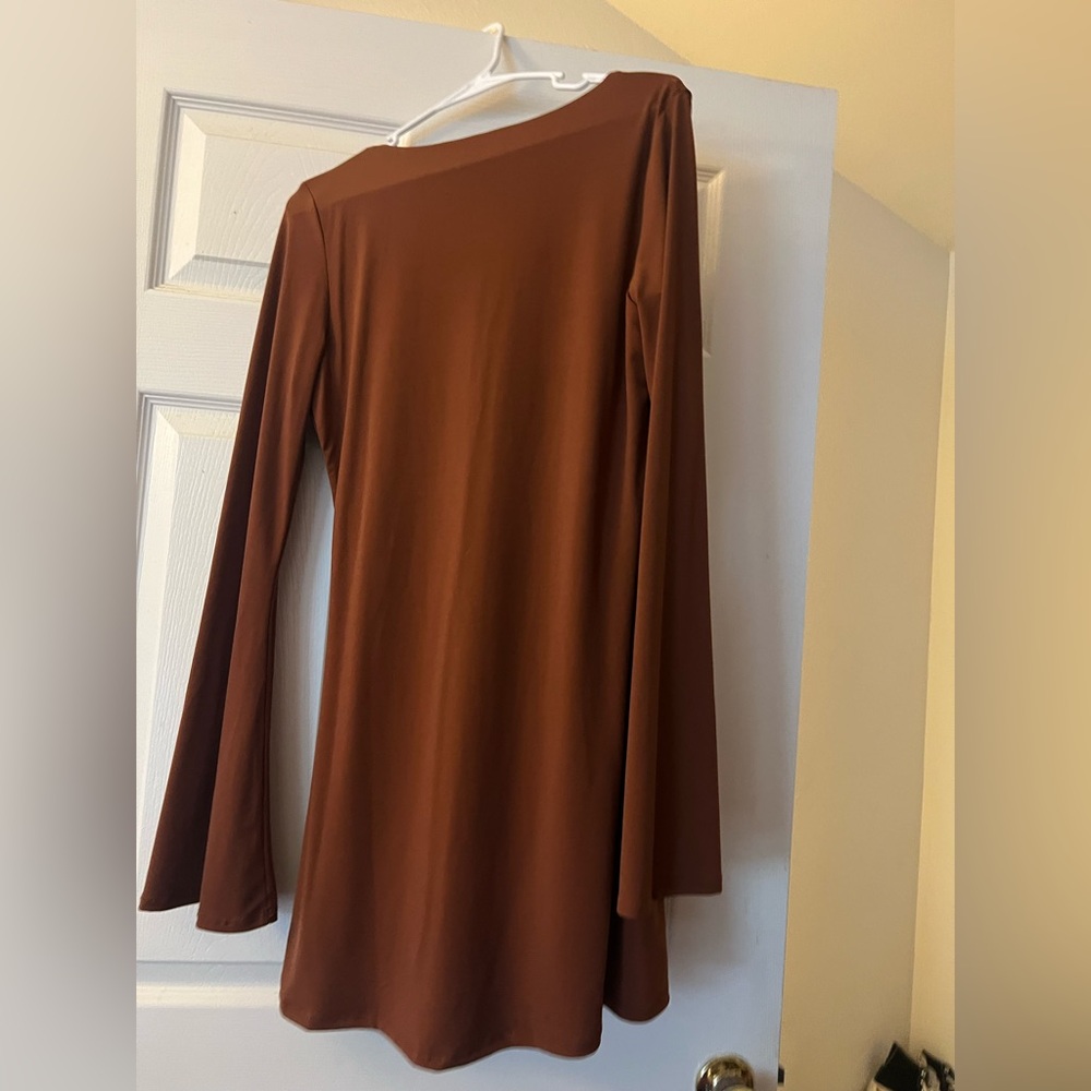 Fashion Nova Mercy Long Flared Sleeve Gold Chain Hardware Mini Dress Brown Large - Picture 7 of 7